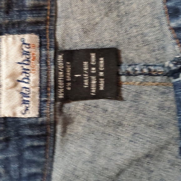 JEAN SHORTS BRAND NEW never worn too small. - Picture 6 of 7